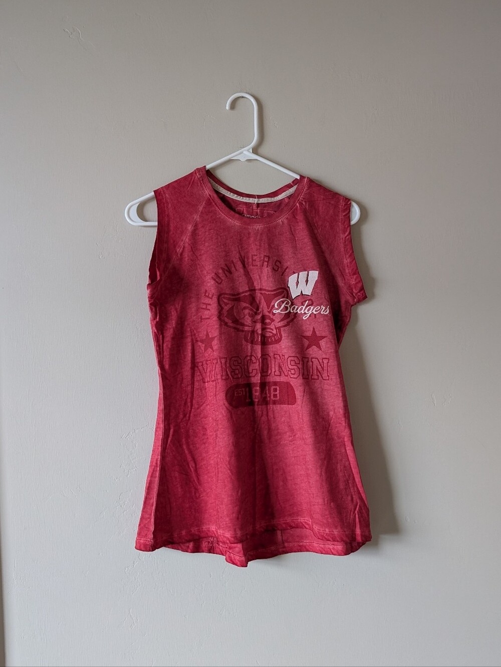 Camp David Wisconsin Badgers Women's Red Sleeveless Shirt Size Small